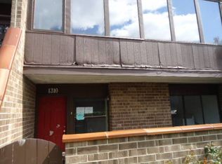 1310 Kenneth Cir, Elgin, IL 60120