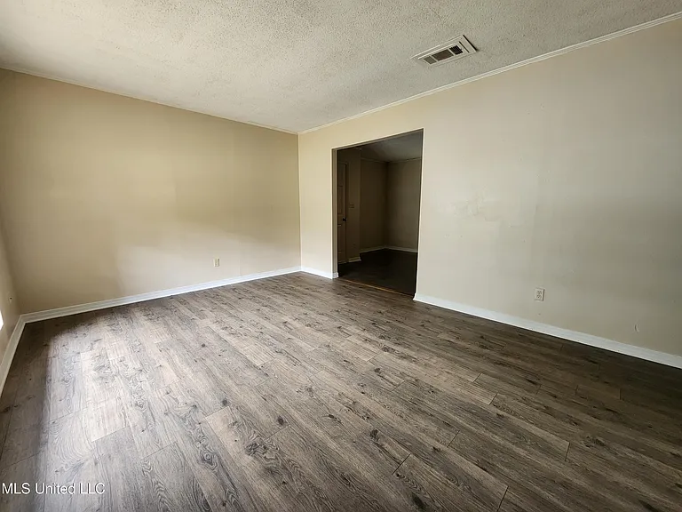 4317 Knowlcrest Dr — Photo 2