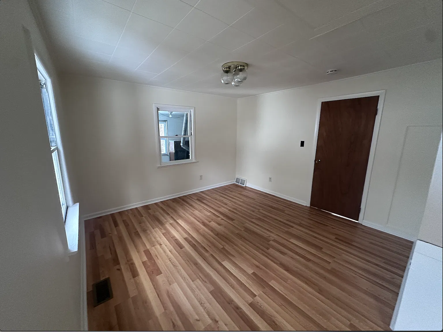 2 bed, $1,250 — Photo 3