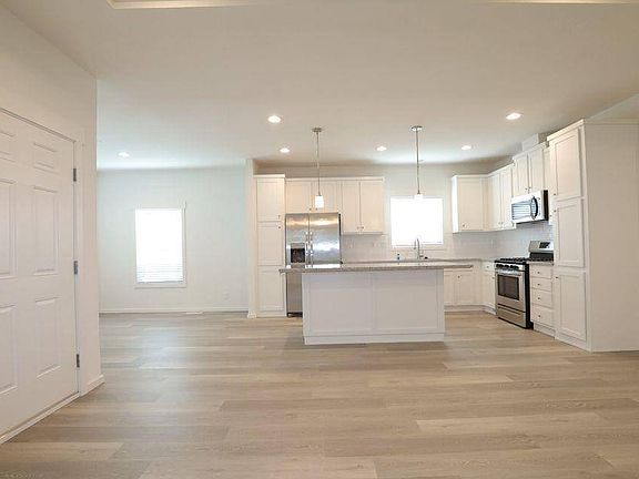 4th image of 2151 Oakland Rd Space 308