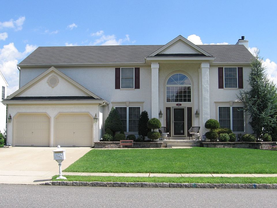 Great curb appeal!