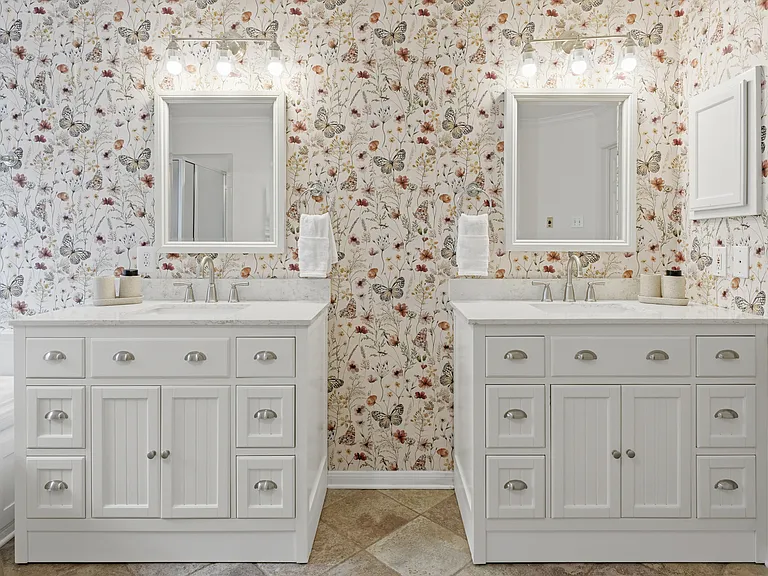 Master Bathroom, Standalone Shower, & Jetted Tub