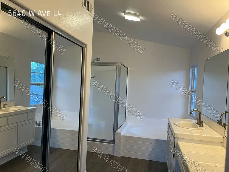 5640 W Avenue L4 — Photo 25