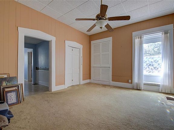 5th image of 255 W Pine St
