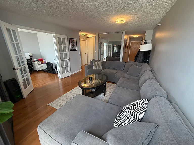 1122 N Clark St #1404 — Photo 10
