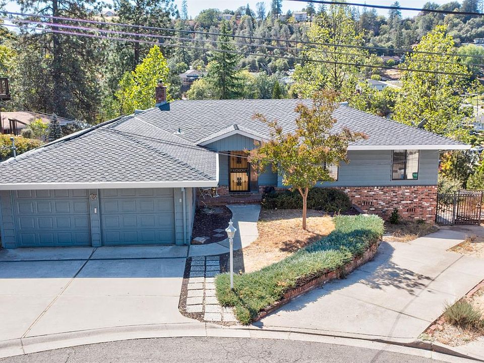 1st image of 806 Blue Bell Ct