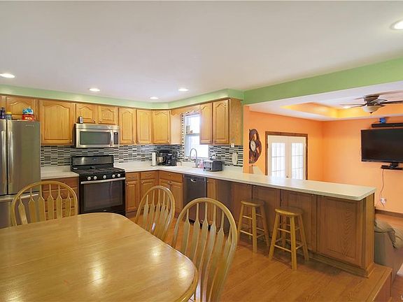 5th image of 49 Lordan Dr