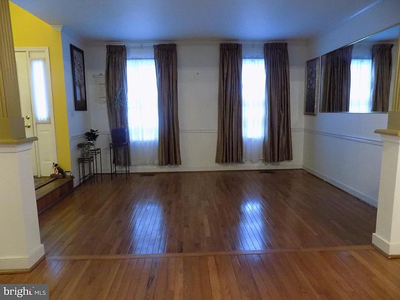 2nd image of 4422 Camellia Rd