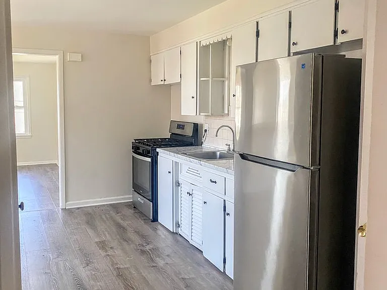 1530 Abbott Rd — Photo 13