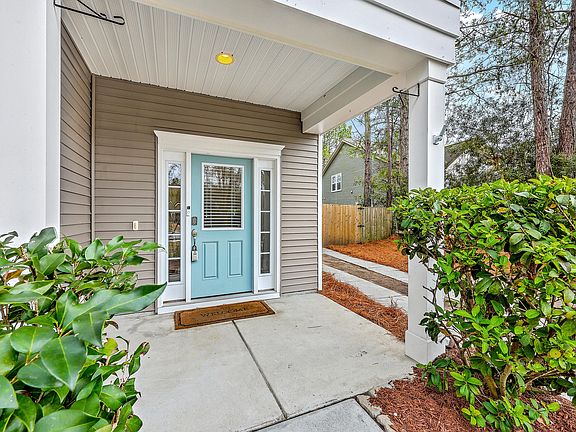 2nd image of 1531 Thoroughbred Blvd