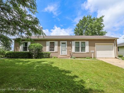 335 S Hadsall St, Genoa, IL, 60135