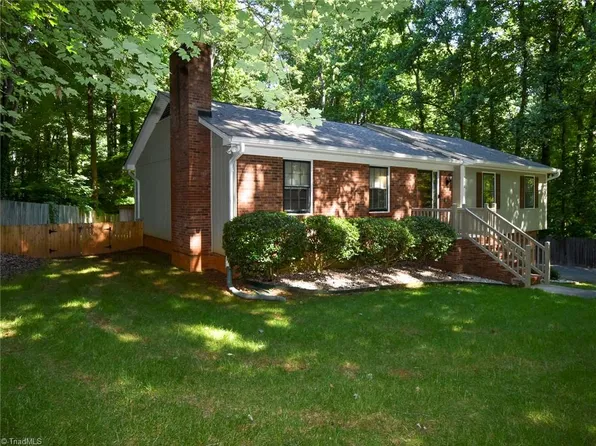 250 Creekwood Dr, Advance, NC 27006