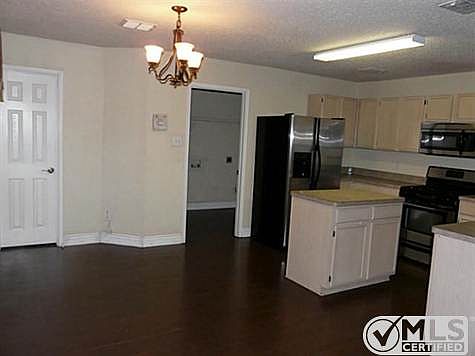 4th image of 1576 Brookstone Dr