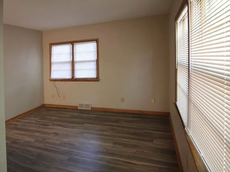 633 Walnut St — Photo 5