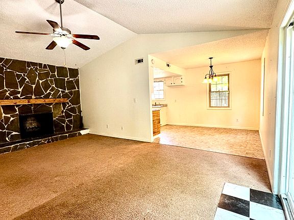 4th image of 408 Angus Blvd