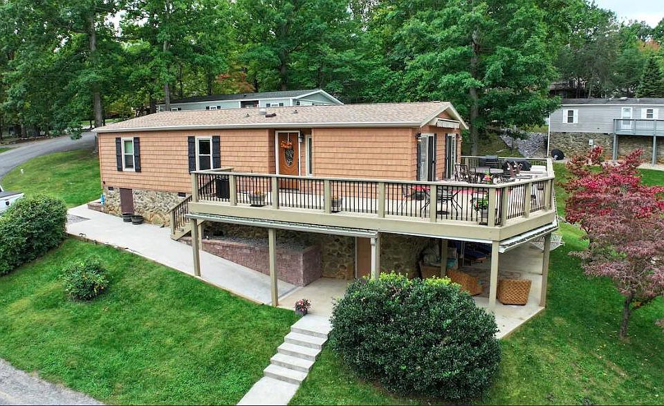 1st image of 102 Hiram Way