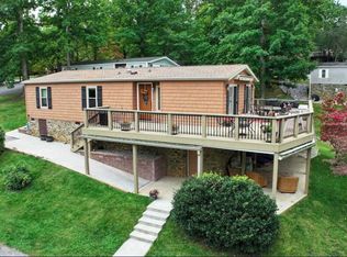 102 Hiram Way, Huddleston, VA 24104