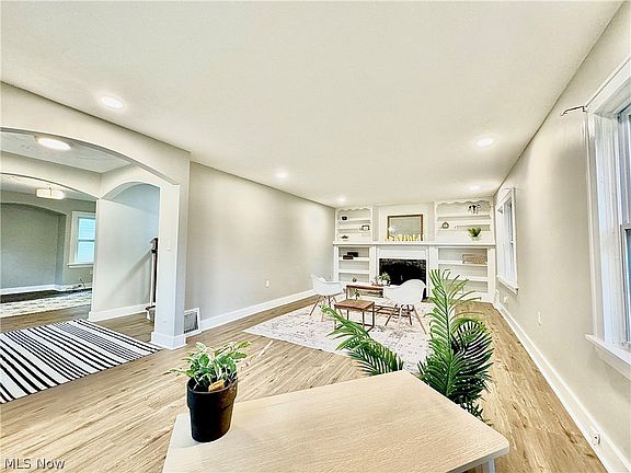 4th image of 467 Fernwood Dr