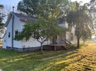 11530 W Saint Charles Rd, Sumner, MI 48889