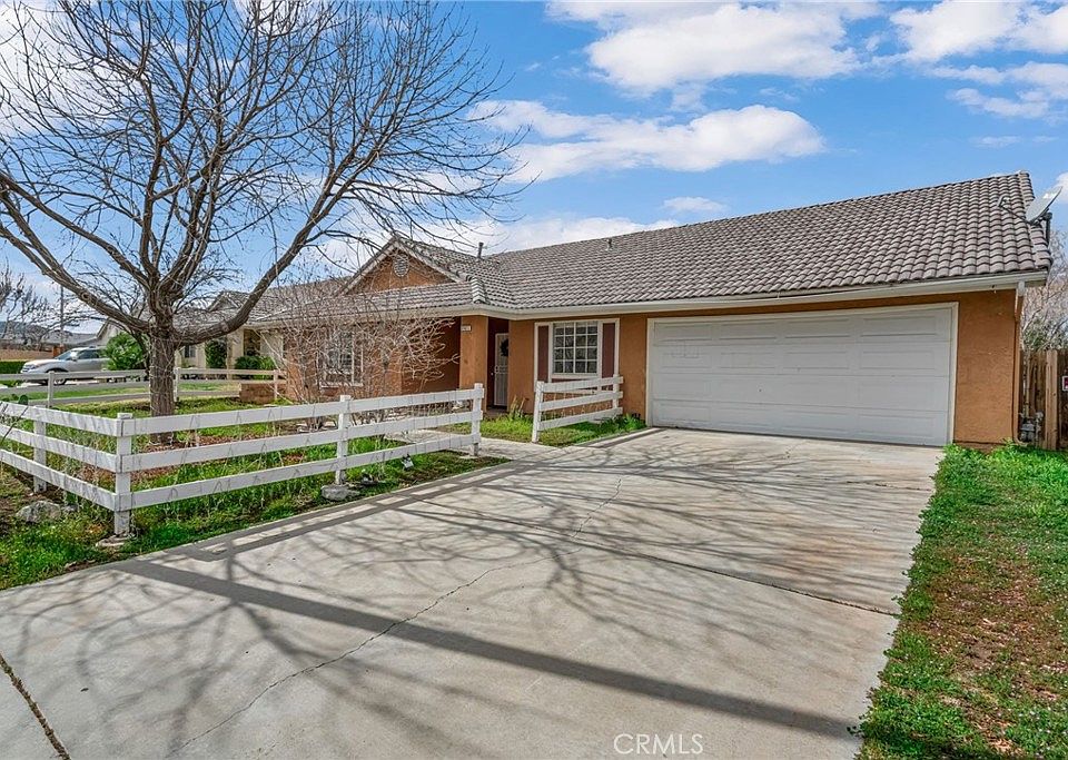 1st image of 37623 Robin Ln