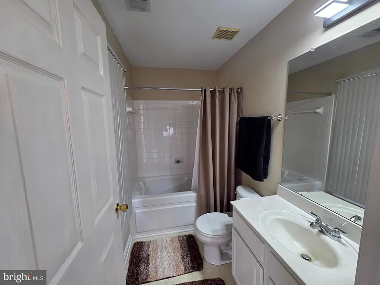 2015 Gov Thomas Bladen Way #204 — Photo 6