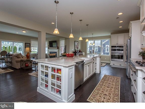 5th image of 807 Sweet Birch Dr