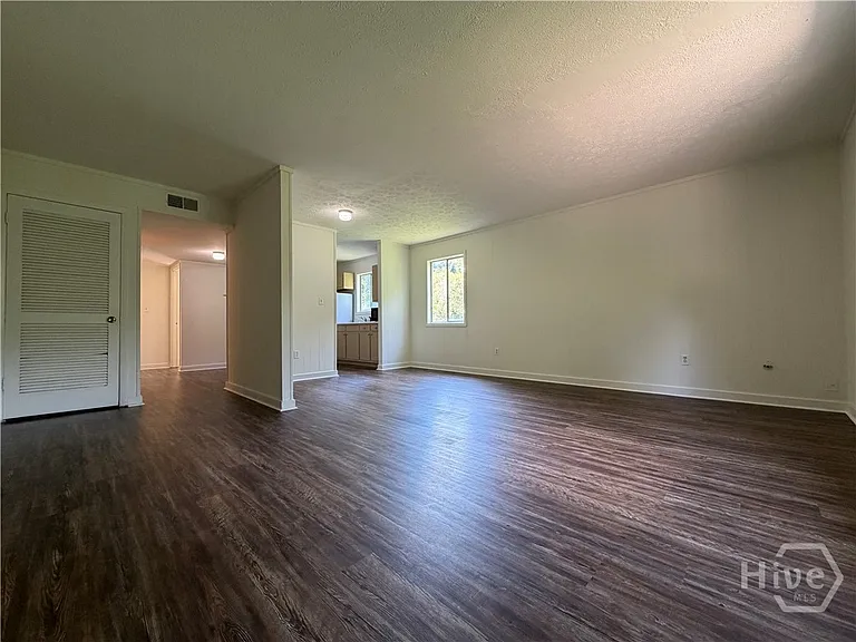 2835 Cherokee Rd — Photo 5
