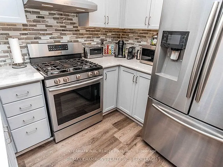 49 Convoy Cres — Photo 10