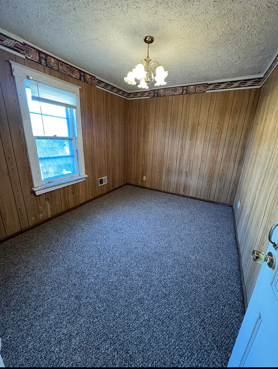 Building Photo - 2501 Pine Ave #2
