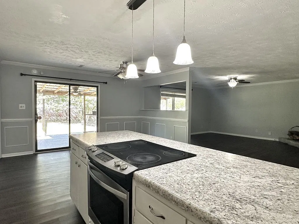 6850 Buttermere Dr — Photo 4