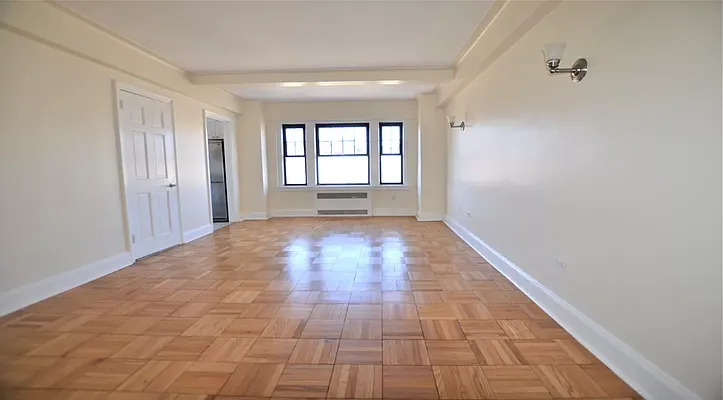 Rented by Manhattan Realty Group | media 3