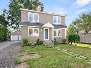 62 Miner Ave, Waterford, CT 06385