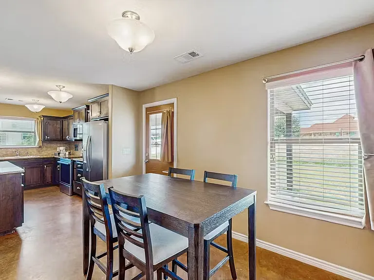 104 Ironway Dr — Photo 5