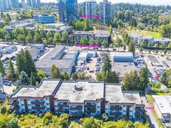 13530 Hilton Rd #304, Surrey, BC V3R 5J4
