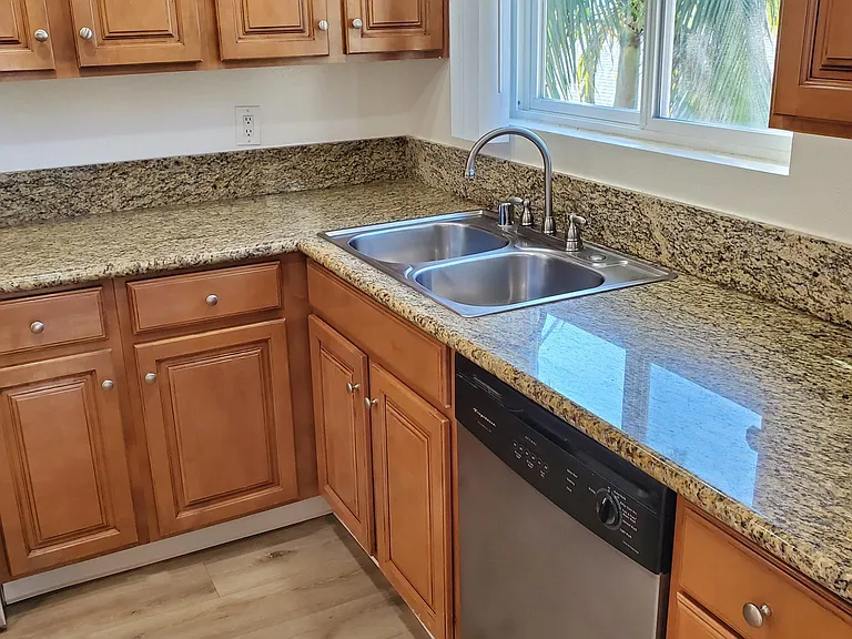 725 Domingo Dr — Photo 13