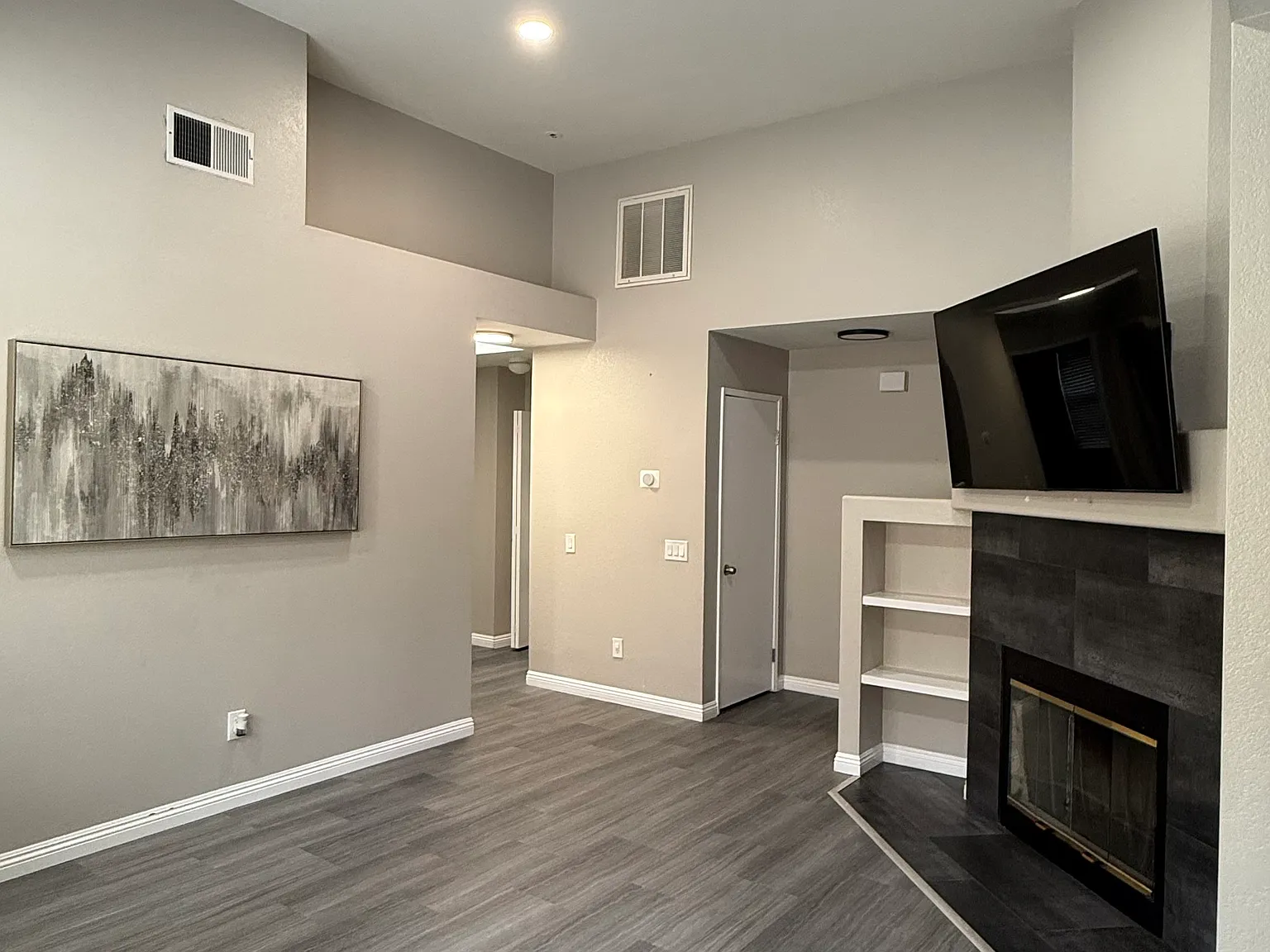 2 bed, 913 sqft, $2,850 — Photo 3