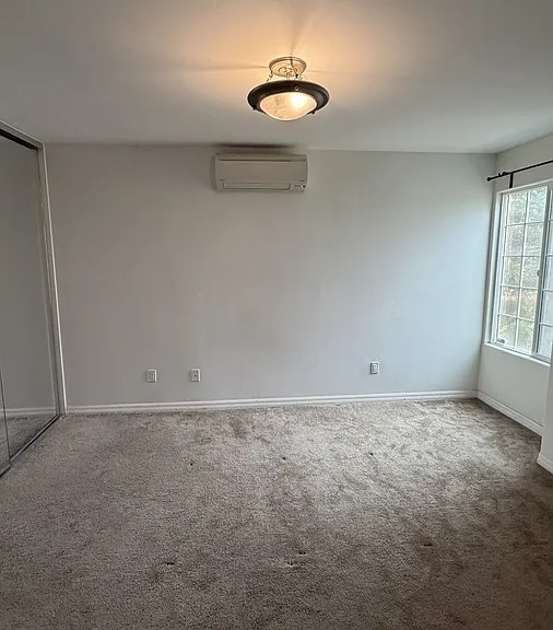 5252 Balboa Arms Dr #242 — Photo 23
