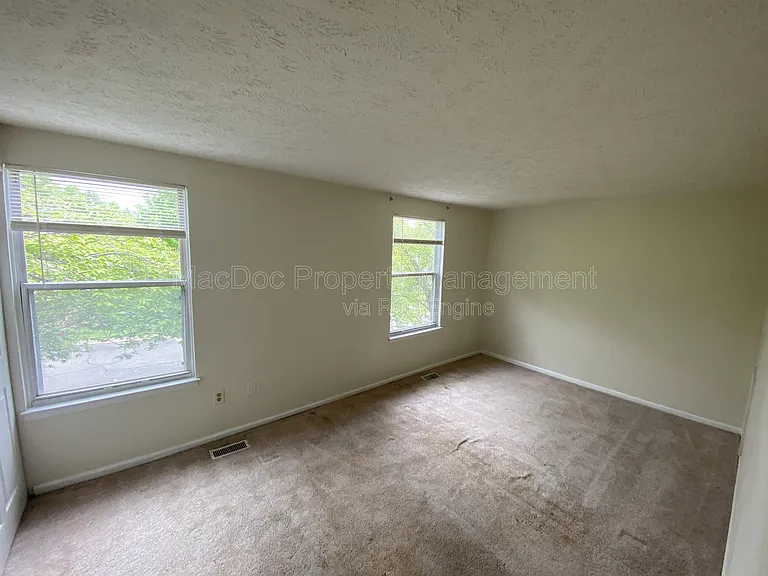 4749 Hedrick Ln — Photo 10