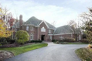 775 Summit Dr photo 1