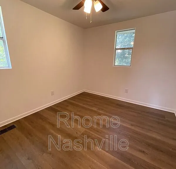916 Algonquin Ct — Photo 9