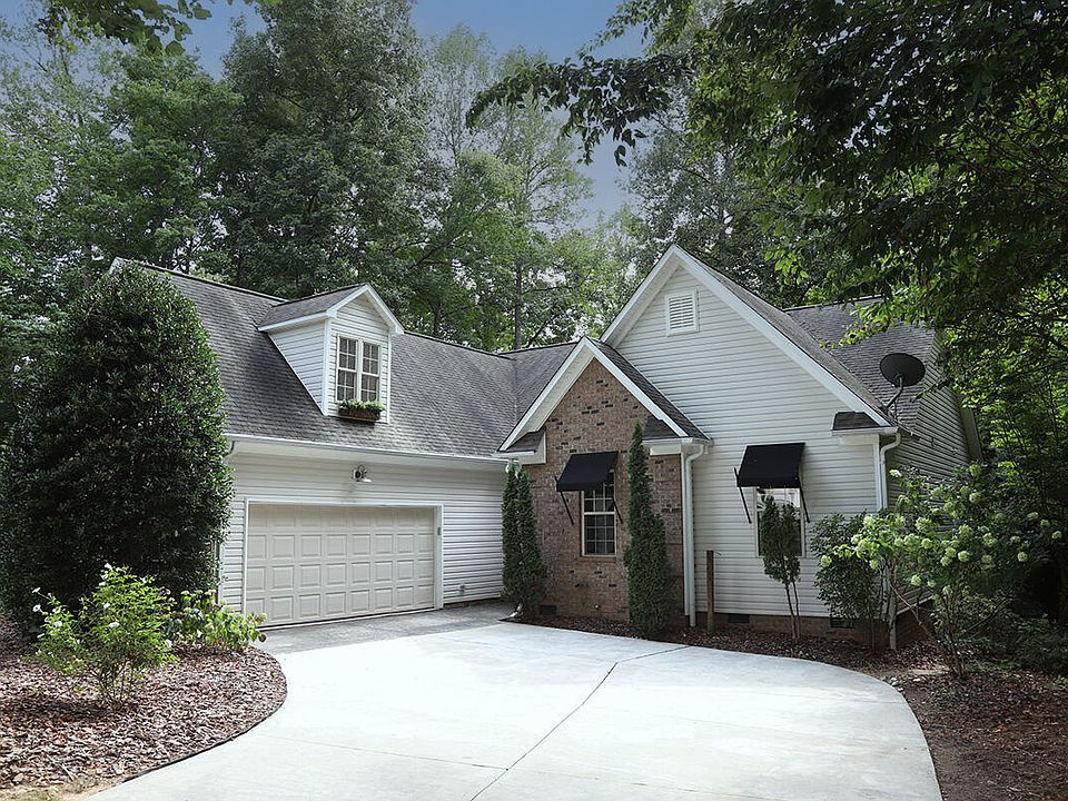 1st image of 325 Water Front Ln