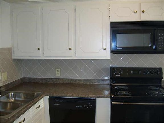 2nd image of 10658 Hazelhurst Dr #26