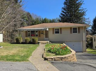 303 Wyoming Ave, Beckley, WV 25801