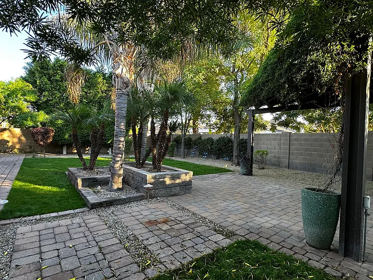 2303 E Dogwood Dr — Photo 44