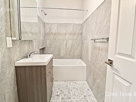 5th image of 712 E Linwood Blvd #716-12