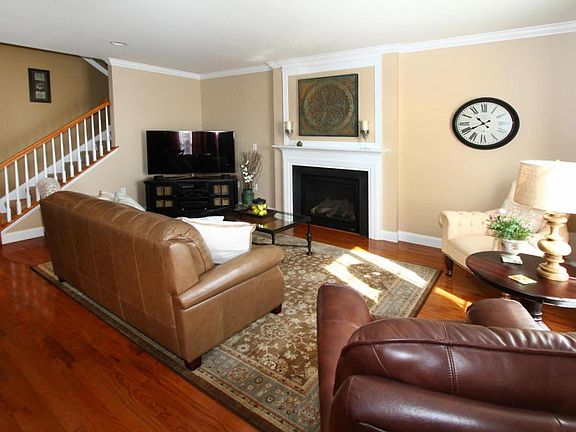 4th image of 315 Brittany Ln