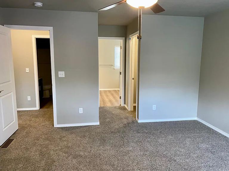 825 N Willow Ct — Photo 7