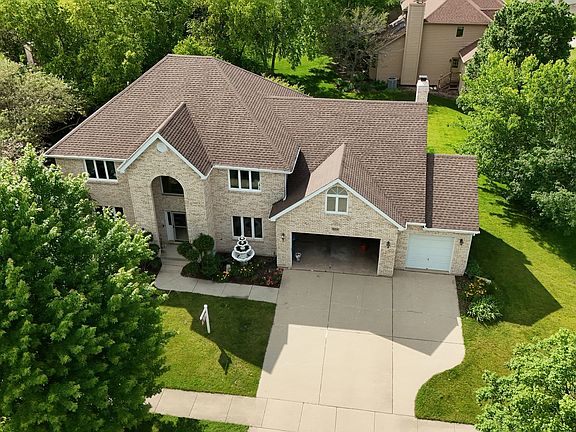 3rd image of 1058 Courtland Pl