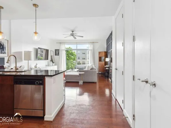 711 Cosmopolitan Dr #409, Atlanta, GA 30324