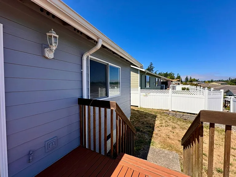 1331 SW Harbor Vista Cir — Photo 44